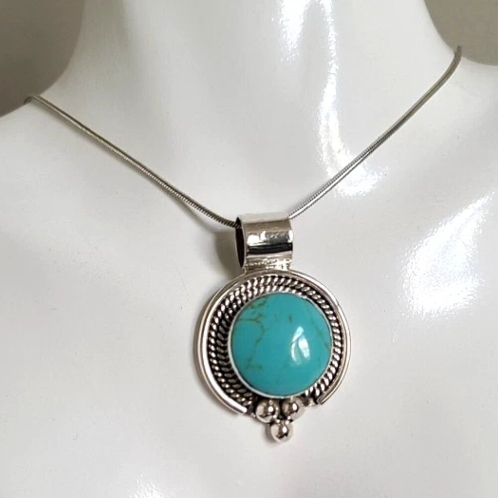 Vintage Boho Chunky Turquoise Cabochon Sterling Silver Circle Pendant Necklace